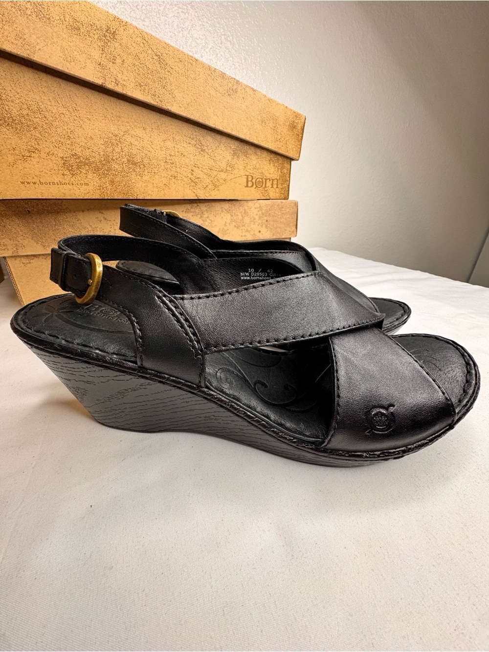NEW Born Black Leather Lafontain Wedge Sandals size 10 in box